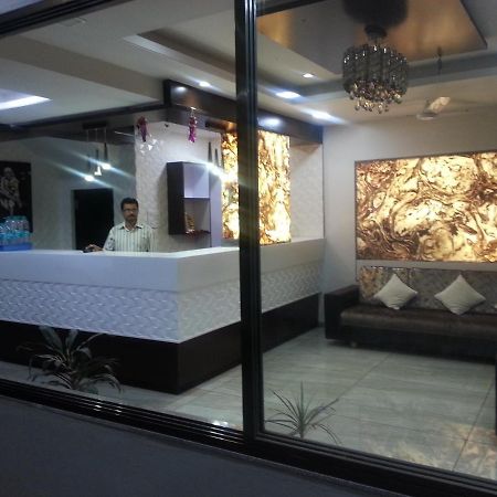 Hotel Sai Suraj Park Ширди Екстериор снимка