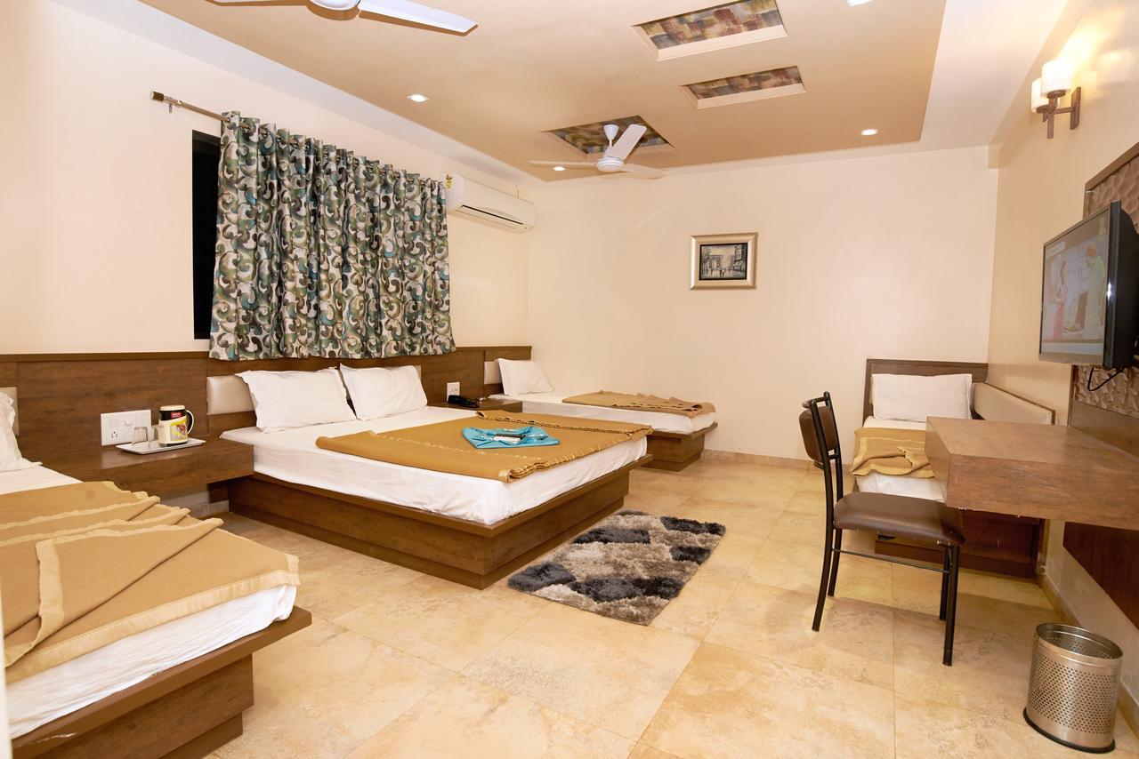 Hotel Sai Suraj Park Ширди Екстериор снимка