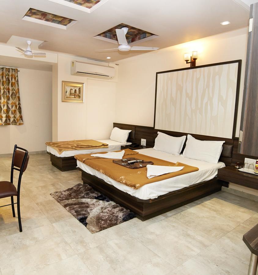 Hotel Sai Suraj Park Ширди Екстериор снимка