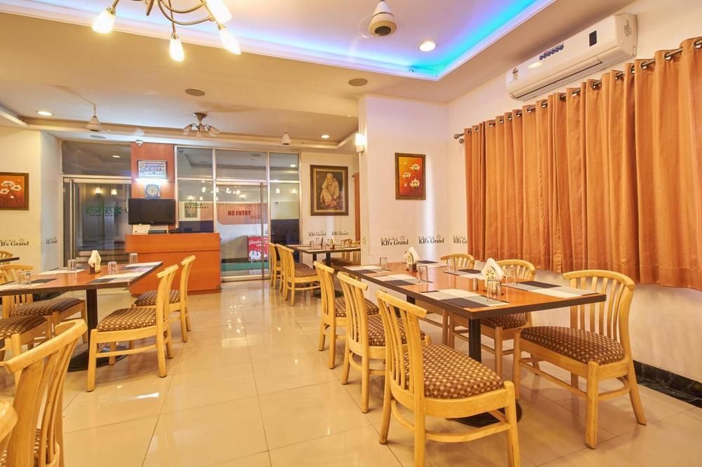 Hotel Sai Suraj Park Ширди Екстериор снимка