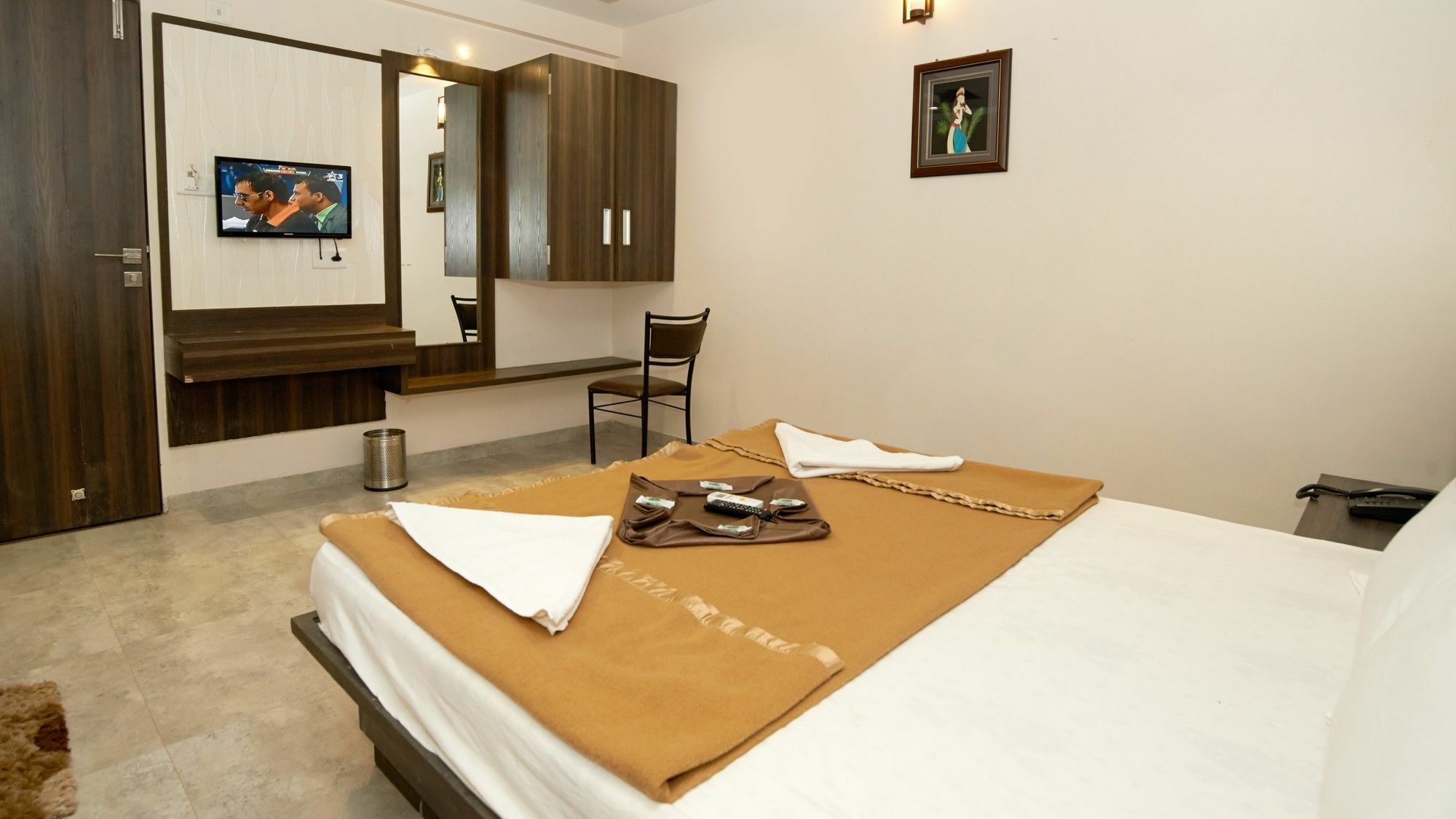 Hotel Sai Suraj Park Ширди Екстериор снимка