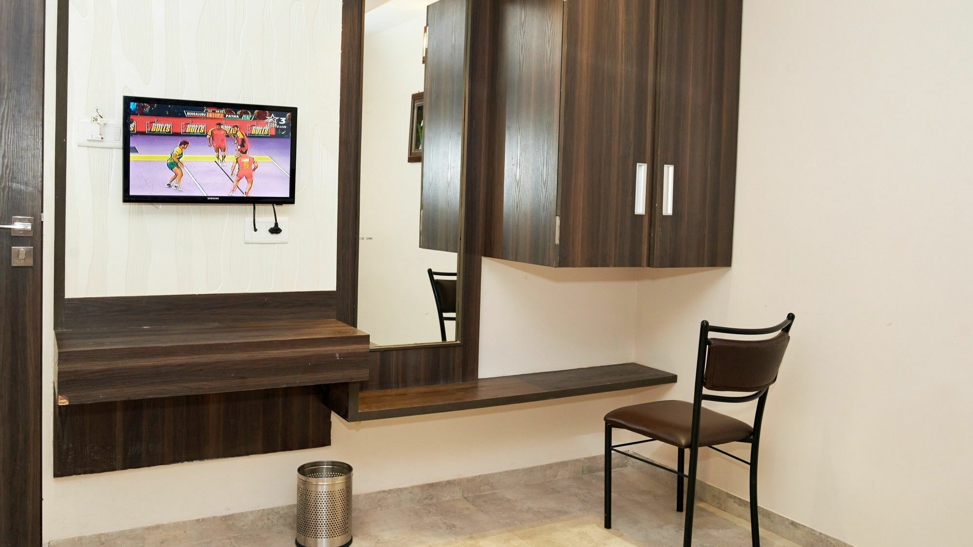 Hotel Sai Suraj Park Ширди Екстериор снимка