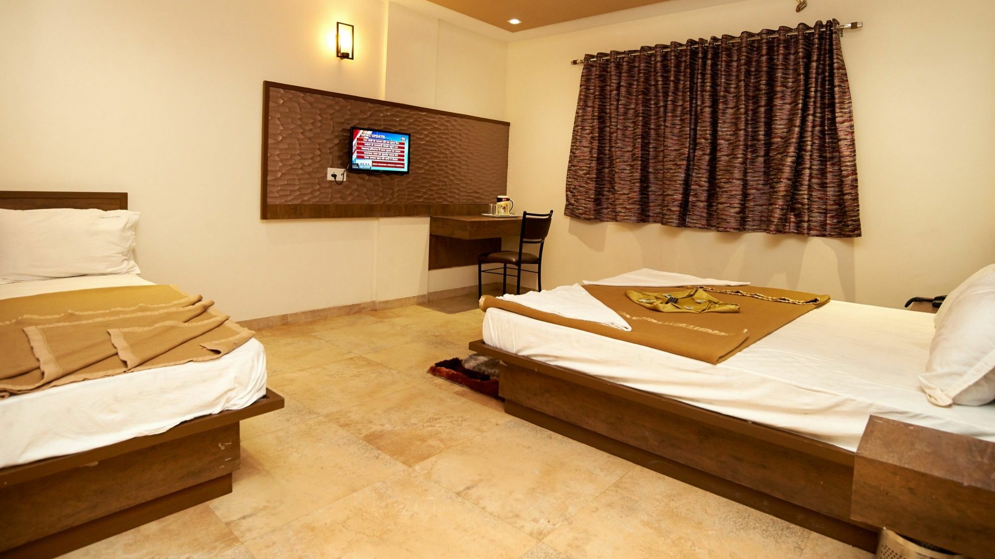 Hotel Sai Suraj Park Ширди Екстериор снимка