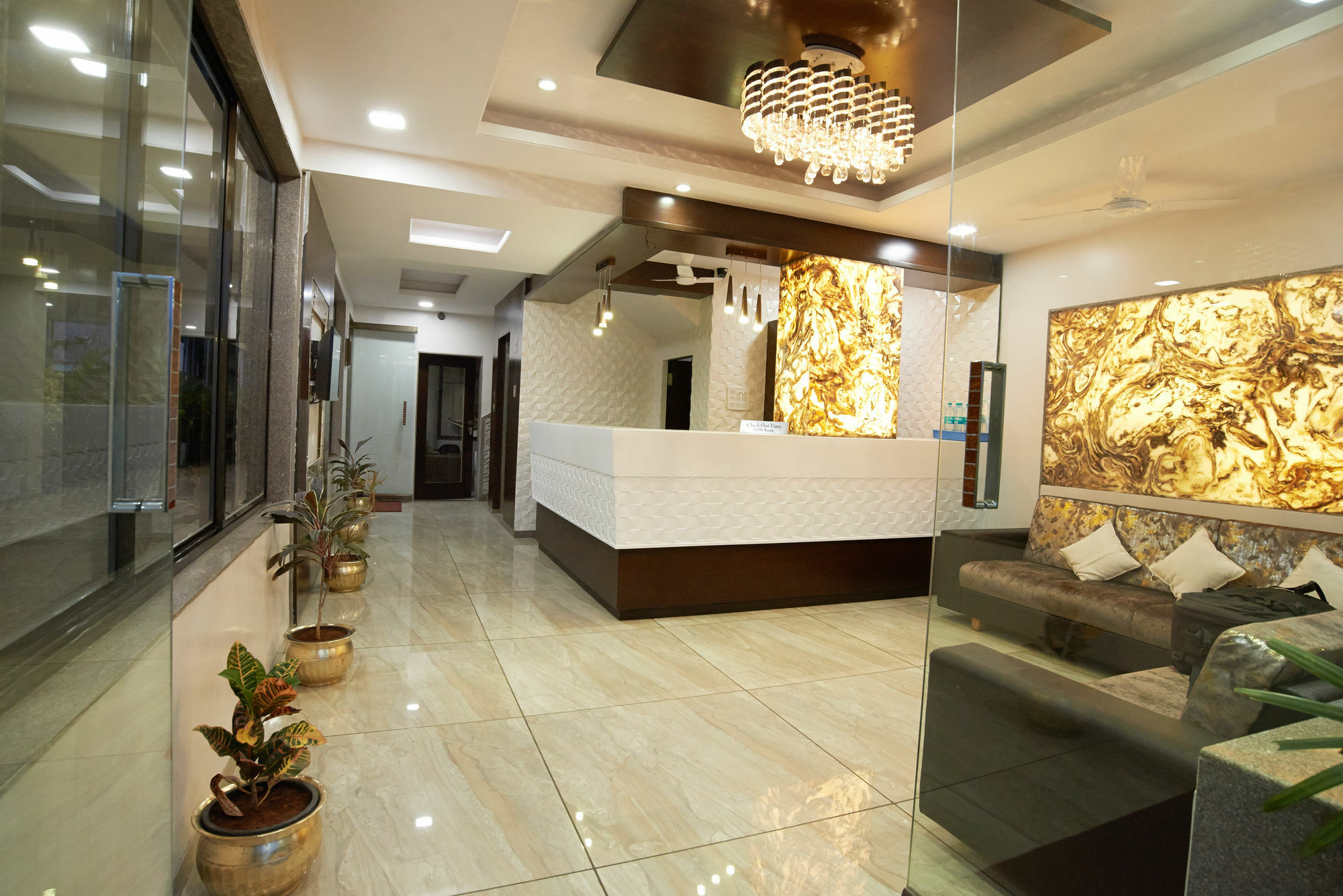 Hotel Sai Suraj Park Ширди Екстериор снимка