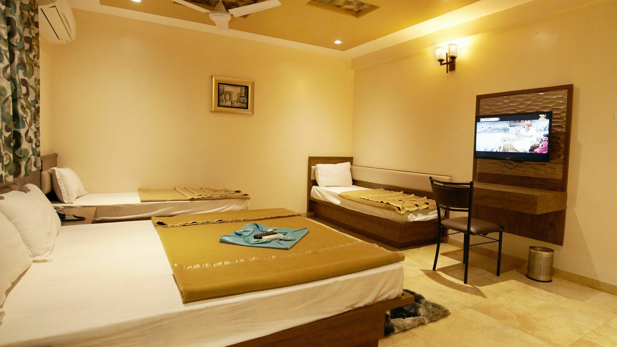 Hotel Sai Suraj Park Ширди Екстериор снимка