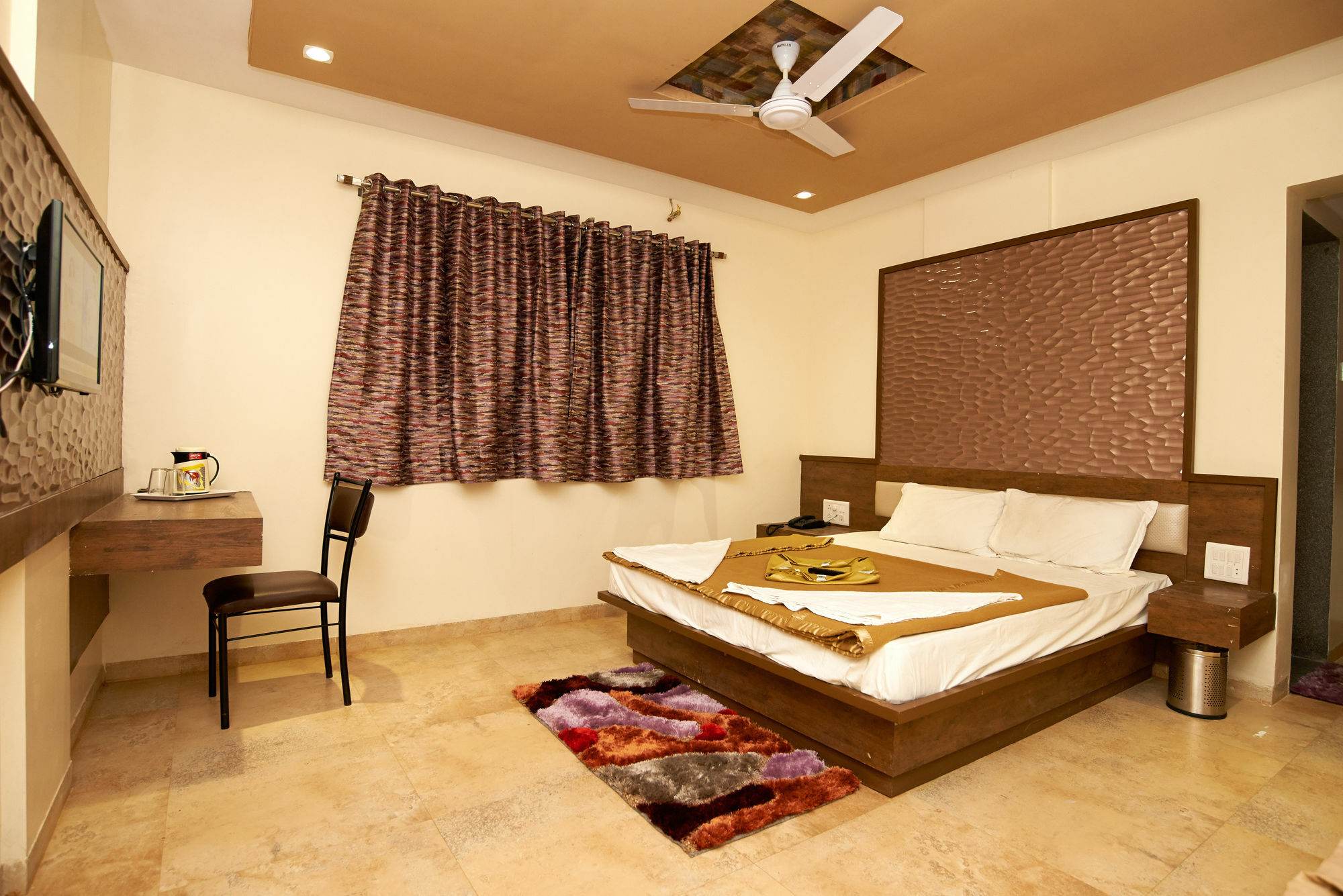 Hotel Sai Suraj Park Ширди Екстериор снимка