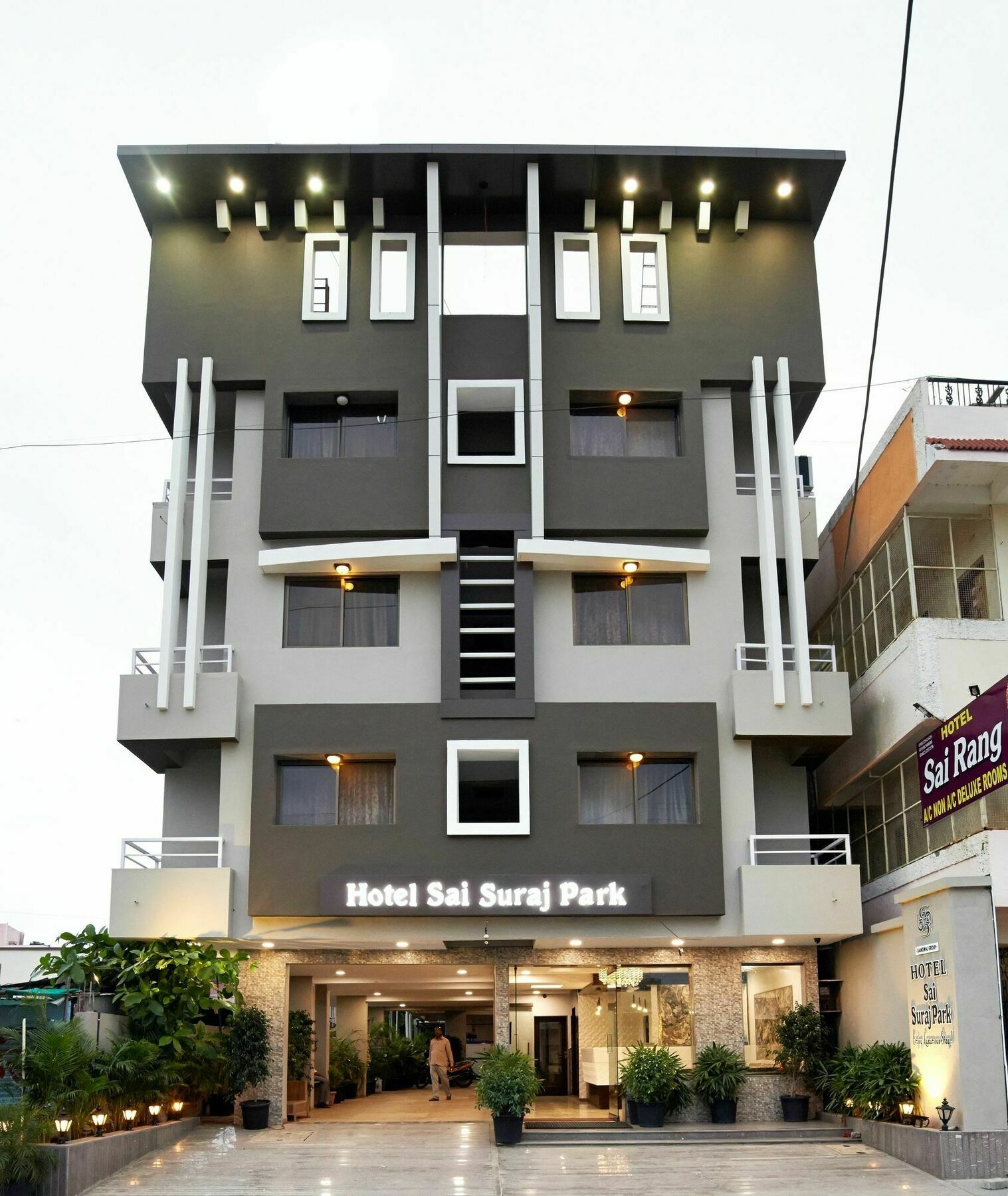 Hotel Sai Suraj Park Ширди Екстериор снимка
